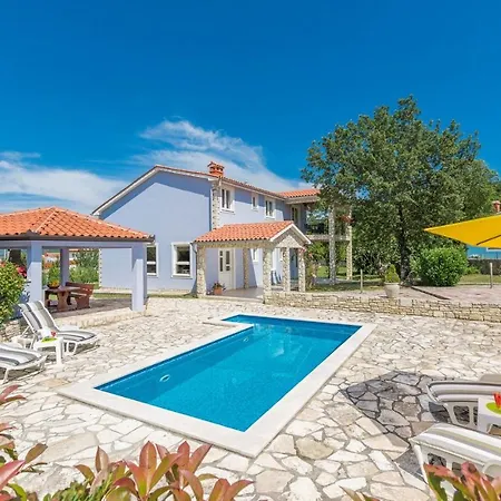 Villa Ella *