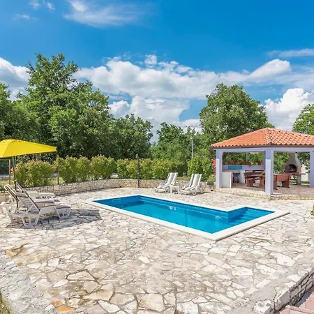 Villa Ella